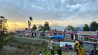 साकेला गाउँपालिकाले करारका कर्मचारी नहटाउने