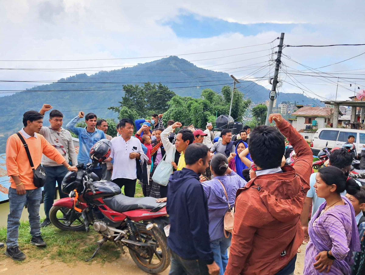 गोरु काटेर भोज खान/खुवाउनमा संलग्न अभियुक्तको रिहाइको माग गर्दै प्रदर्शन