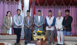 चित्रकला प्रदर्शनीका सन्दर्भमा राष्ट्रपतिसँग मेयर भट्टराईको भेट