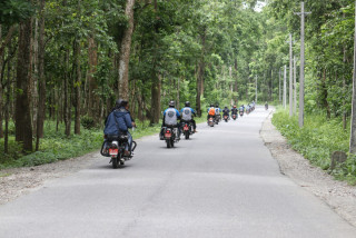 रोयल इस्टर्न इन्फिल्डर्स मोटरसाईकल क्लवको टोली दिक्तेलबजारमा