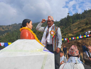 राखाबांदेलमा शहिद अनिता गुरुङको शालिक अनावरण