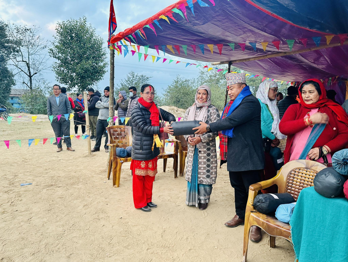 देउसीभैली खेलेर जम्मा भएको पैसाले पूर्णअपांगता भएका २५ जनालाई ज्याकेट वितरण