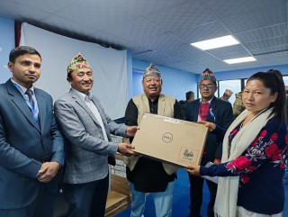 केपिलासगढीका २९ वटा आधारभुत विद्यालयलाई ल्यापटप र प्रिन्टर