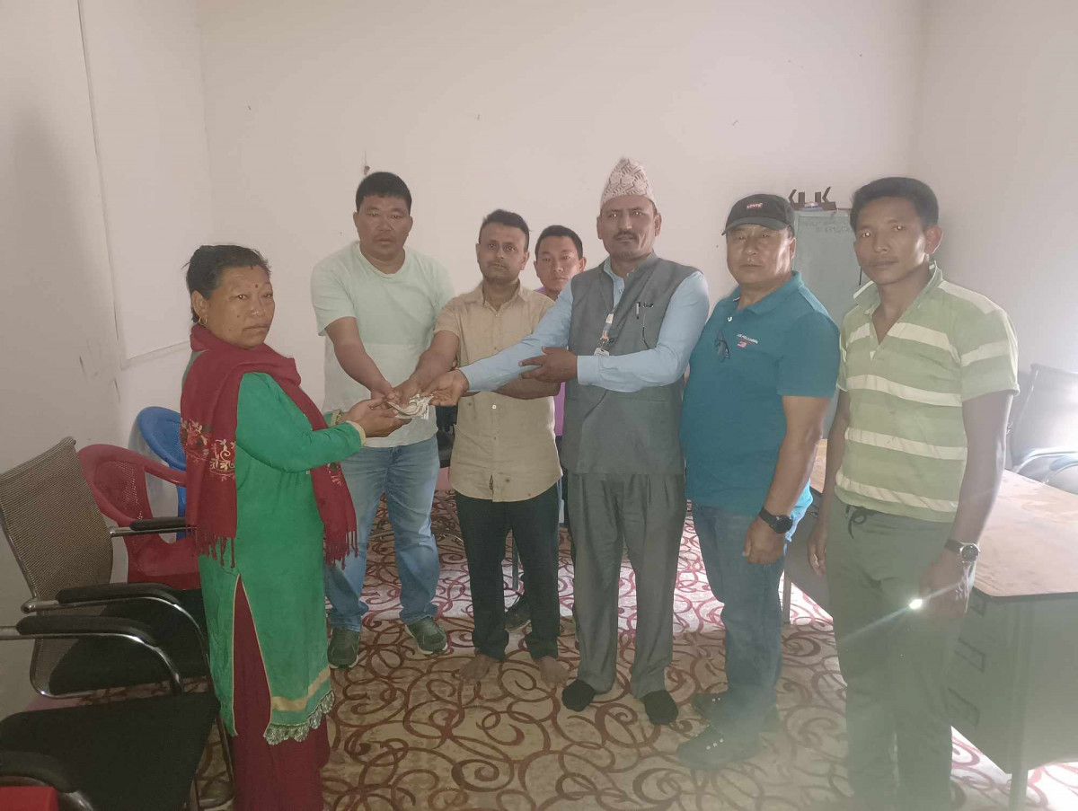 आगलागी पिडितलाई सुन्तले बचत कोष कुवेतमा आवद्ध युवाको मल्हम