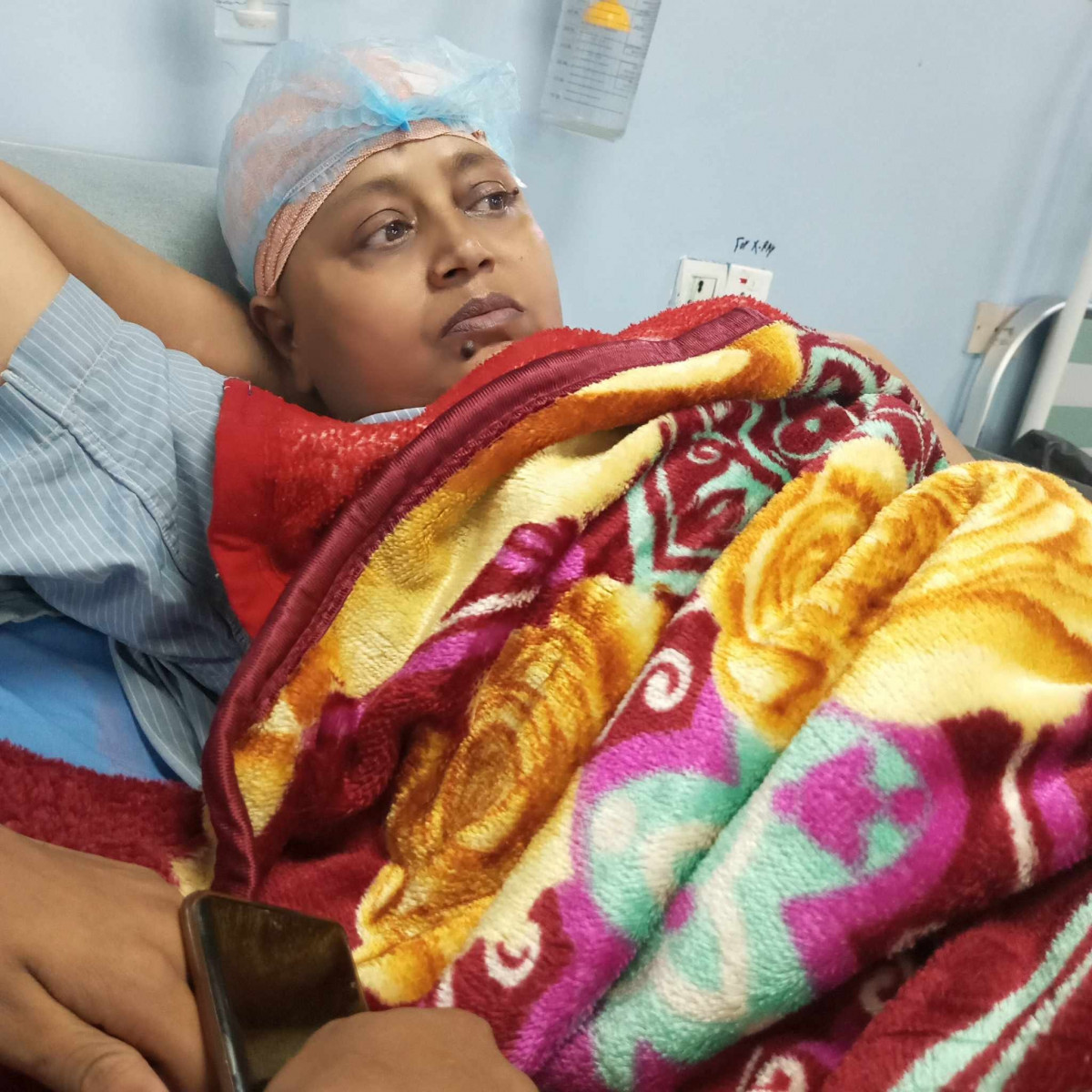 फोक्सोको क्यान्सर र ब्रेन ट्युमरबाट पिडित महिलालाई २ लाख ८१ हजार सहयोग