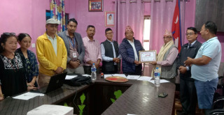 खोटेहाङ प्रज्ञा प्रतिष्ठानद्वारा कवि भगवतीप्रसाद शर्मालाई सम्मान