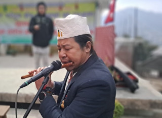 खुला बाँसुरी बादन प्रतियोगिताको उपाधि हलेसी तुवाचुङका कैलाश राईलाई