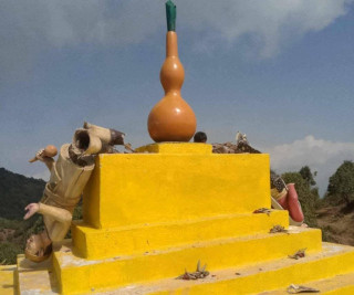 सुम्निमा पारुहाङको प्रतिमा अज्ञात समूहद्वारा तोडफोड