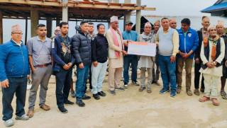 वराहपोखरी गाउँपालिकाद्वारा गाँउ फर्किएका परिवारलाई एक लाख रुपैयाँ प्रदान
