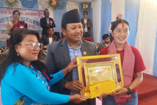 साकेला गाउँपालिकाद्वारा उत्कृष्ट विद्यार्थी, विद्यालय र पत्रकार सम्मानित